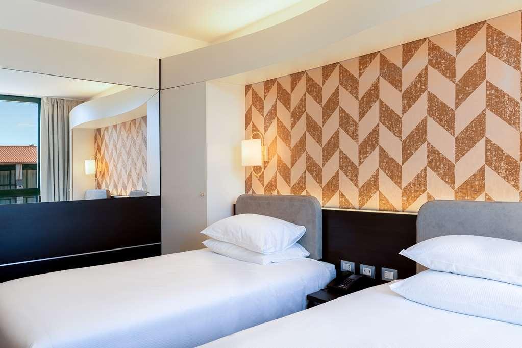 Doubletree By Hilton Milan Malpensa Solbiate Olona Hotel Phòng bức ảnh